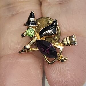 Vintage Halloween Witch On A Broom Lapel Pin Faux Jewels Purple & Green a2